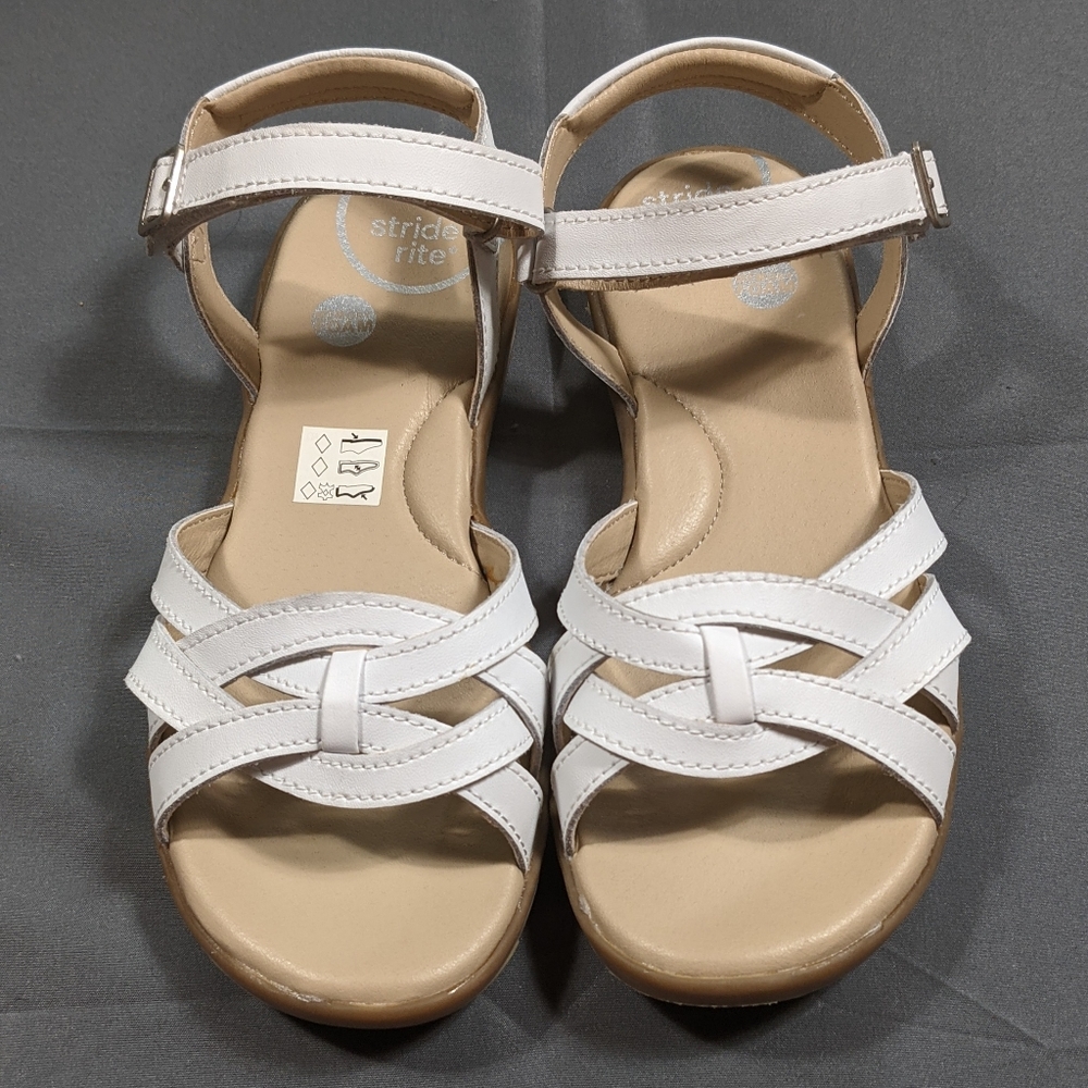 Nwt Girls size 2.5 W Stride Rite sandals